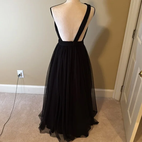 Ballgown by ASOS. Size 4. Black. - Picture 4 of 7